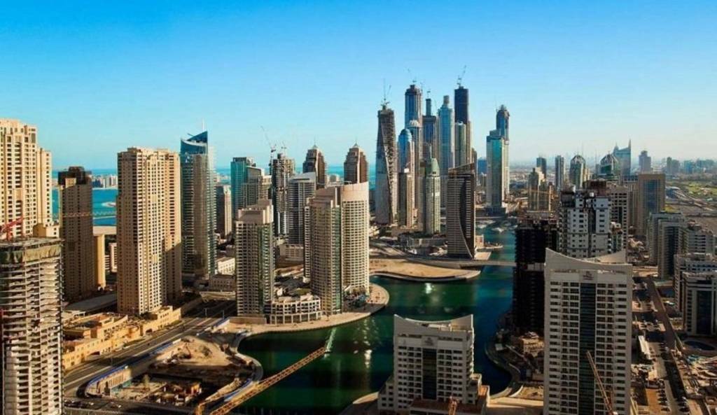 أسعار عقارات دبي في فبراير أعلى 5% من ذروة 2014